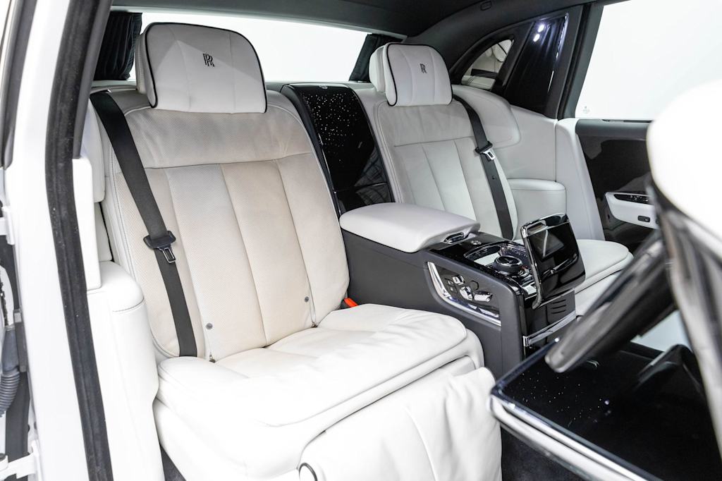 Thumbnail: 2020 Rolls-Royce Phantom - 63