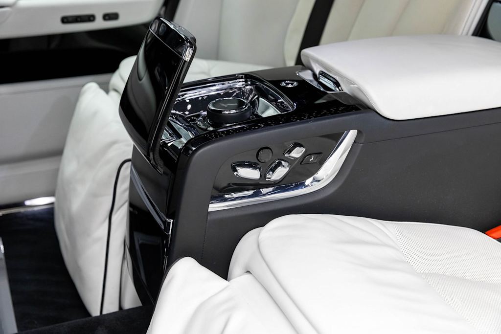 Thumbnail: 2020 Rolls-Royce Phantom - 42