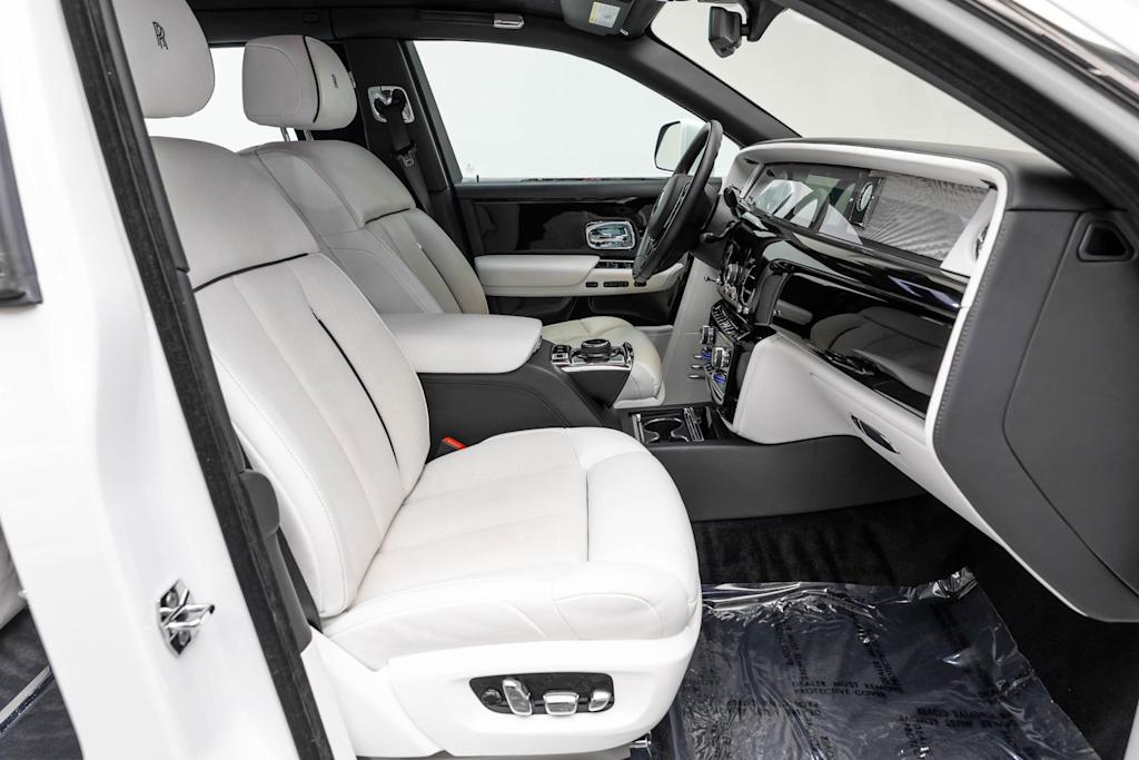 Thumbnail: 2020 Rolls-Royce Phantom - 57