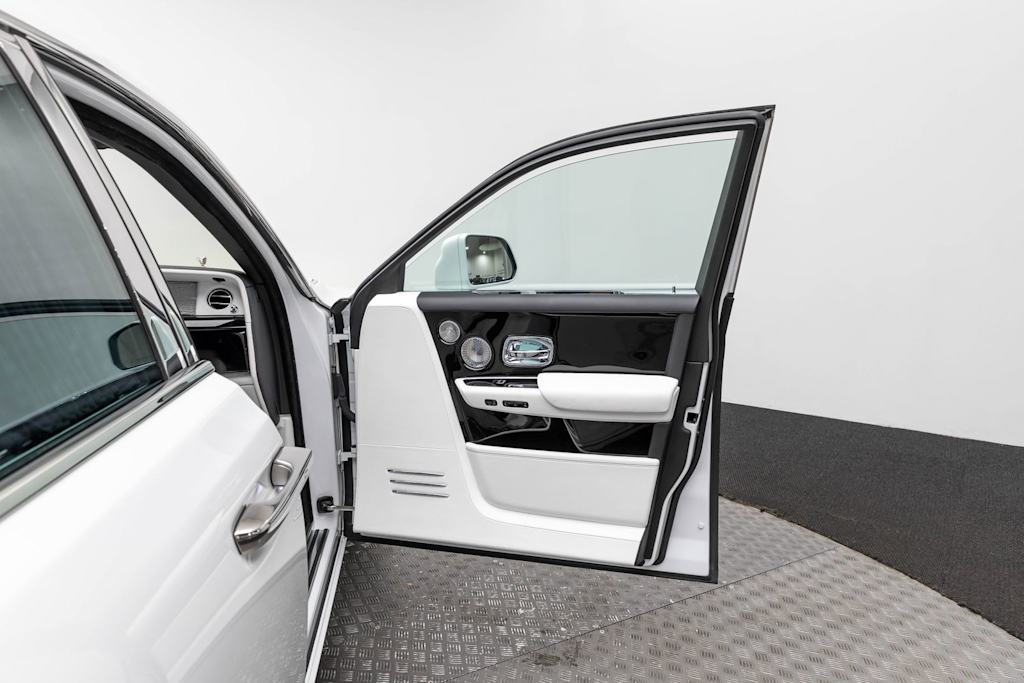 Thumbnail: 2020 Rolls-Royce Phantom - 44