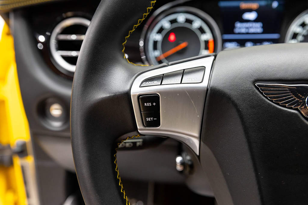 Thumbnail: 2014 Bentley Continental - 32