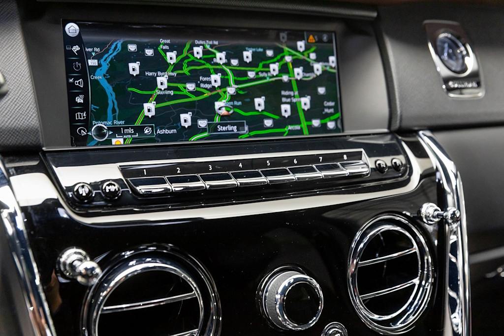 Thumbnail: 2022 Rolls-Royce Cullinan - 30