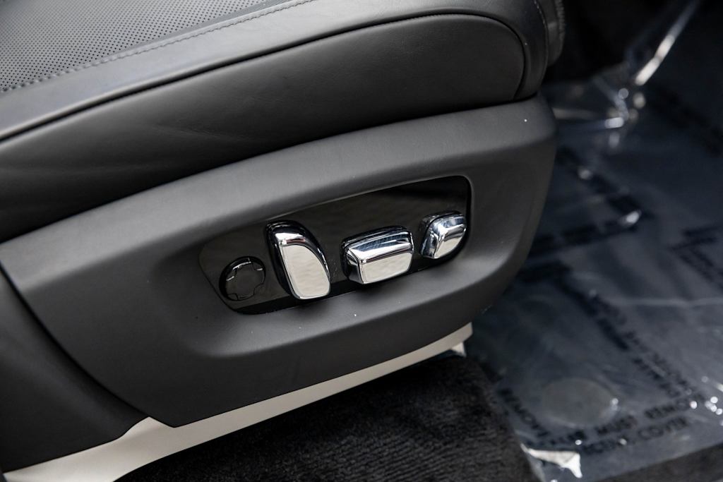 Thumbnail: 2022 Rolls-Royce Cullinan - 43