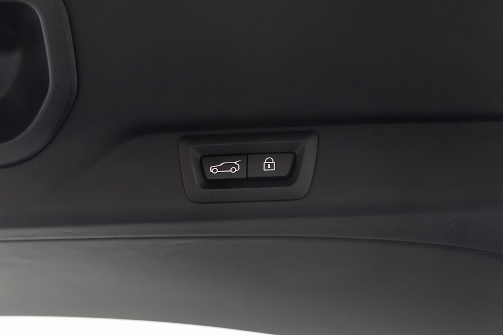 Thumbnail: 2022 Rolls-Royce Cullinan - 38