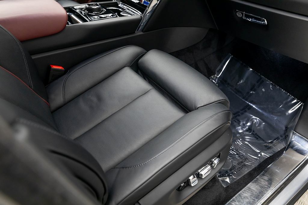 Thumbnail: 2022 Rolls-Royce Cullinan - 19