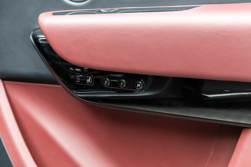 Thumbnail: 2022 Rolls-Royce Cullinan - 42