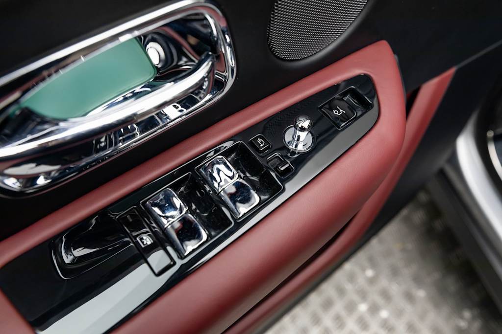 Thumbnail: 2022 Rolls-Royce Cullinan - 24