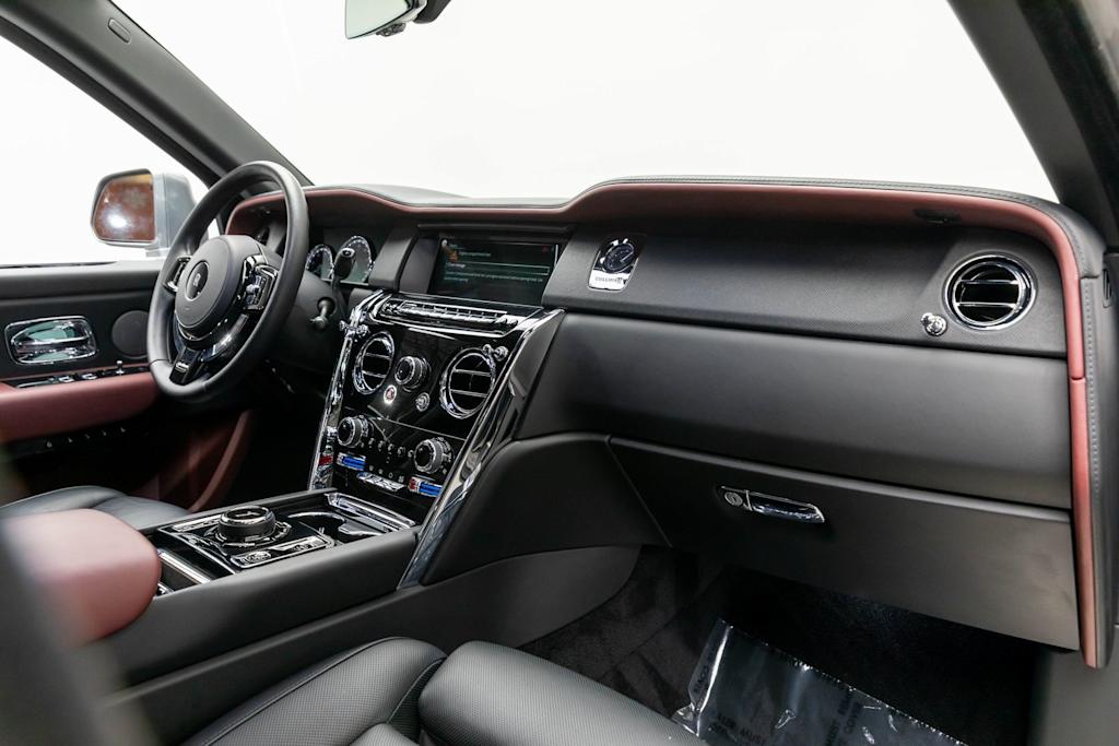Thumbnail: 2022 Rolls-Royce Cullinan - 45