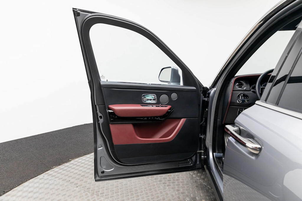 Thumbnail: 2022 Rolls-Royce Cullinan - 22