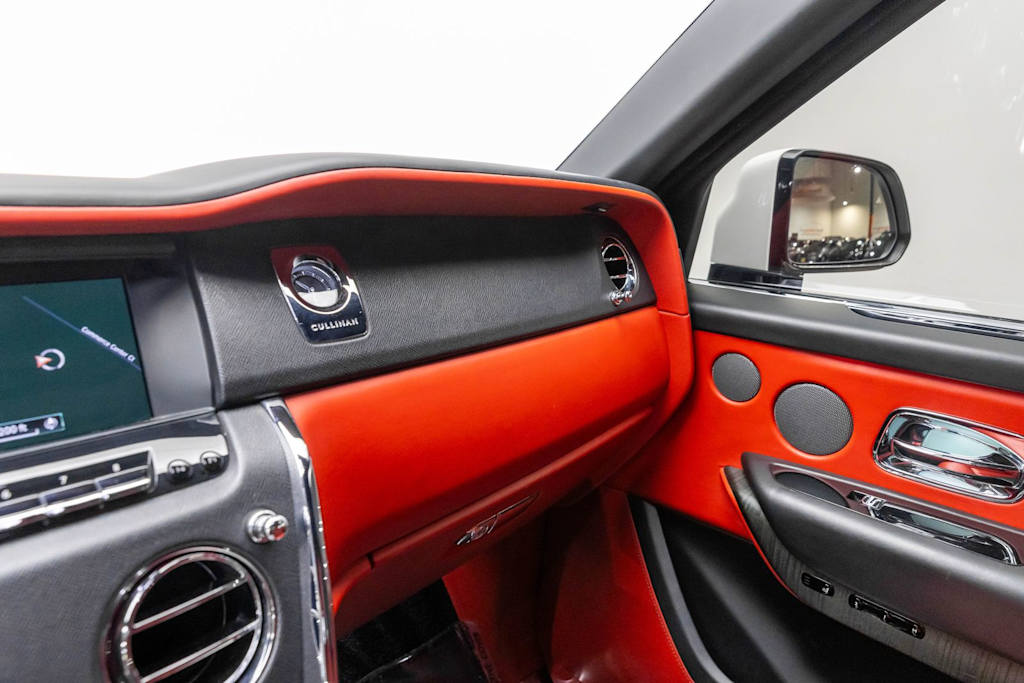 Thumbnail: 2020 Rolls-Royce Cullinan - 42