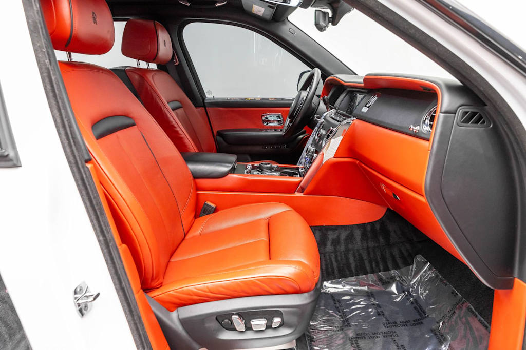 Thumbnail: 2020 Rolls-Royce Cullinan - 25