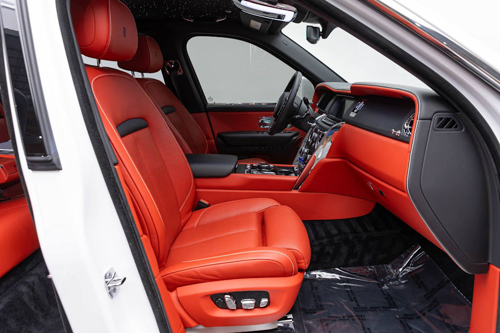 Thumbnail: 2021 Rolls-Royce Cullinan - 24