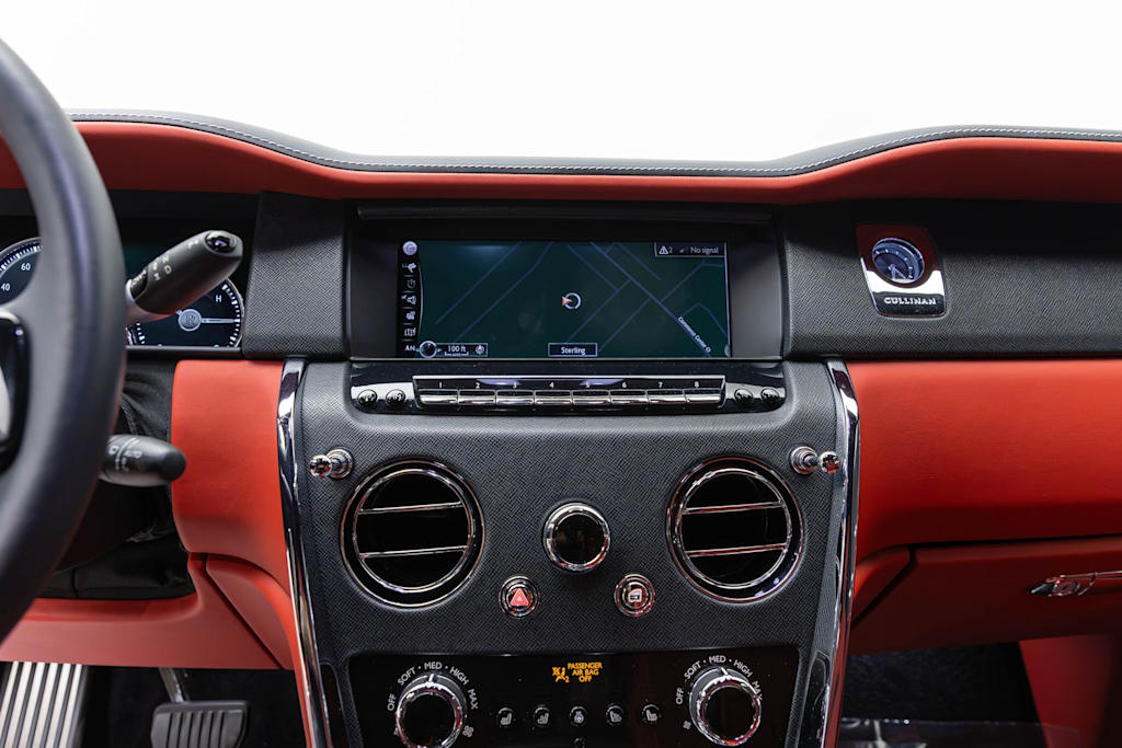 Thumbnail: 2021 Rolls-Royce Cullinan - 16