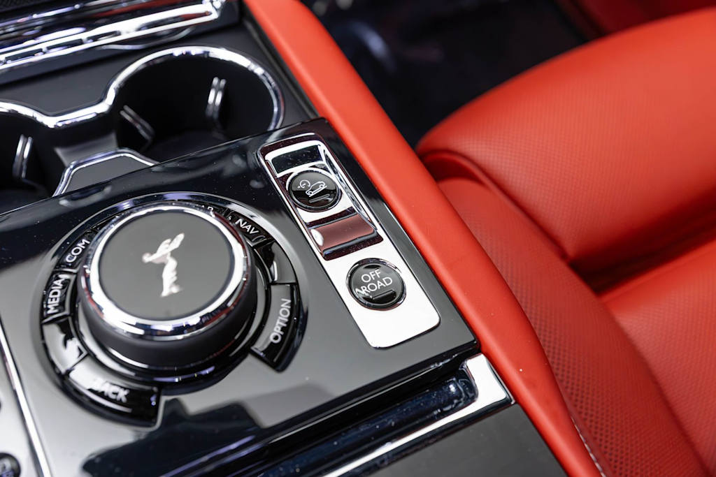 Thumbnail: 2021 Rolls-Royce Cullinan - 41