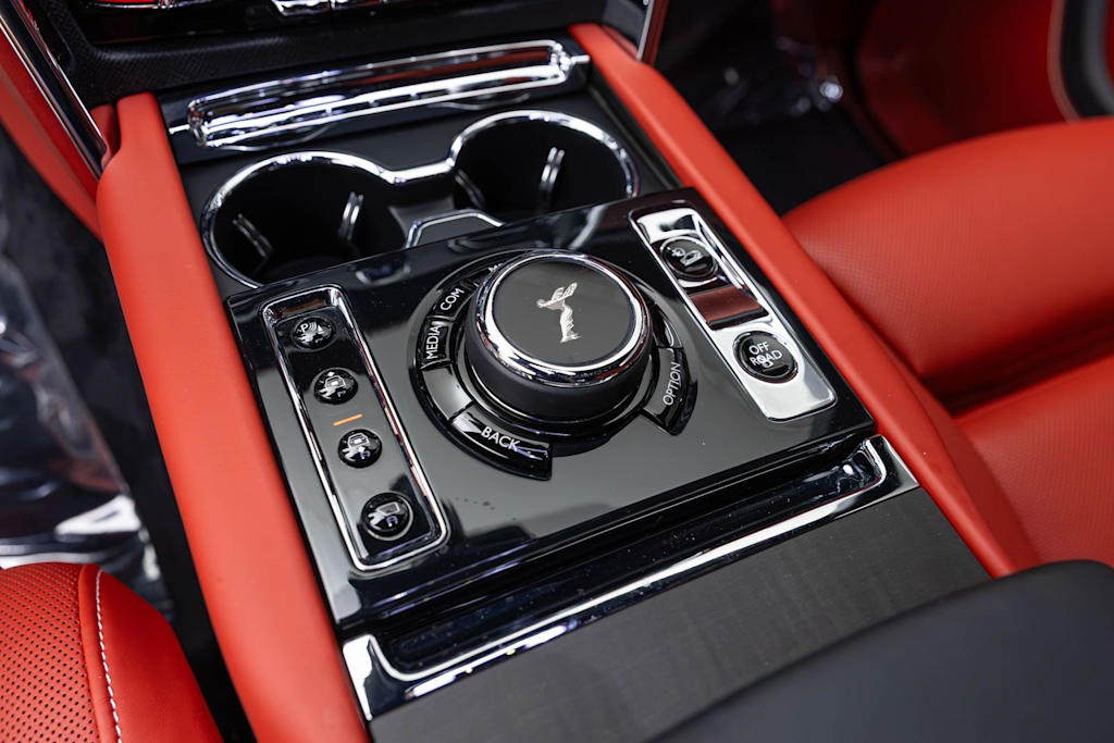 Thumbnail: 2021 Rolls-Royce Cullinan - 17