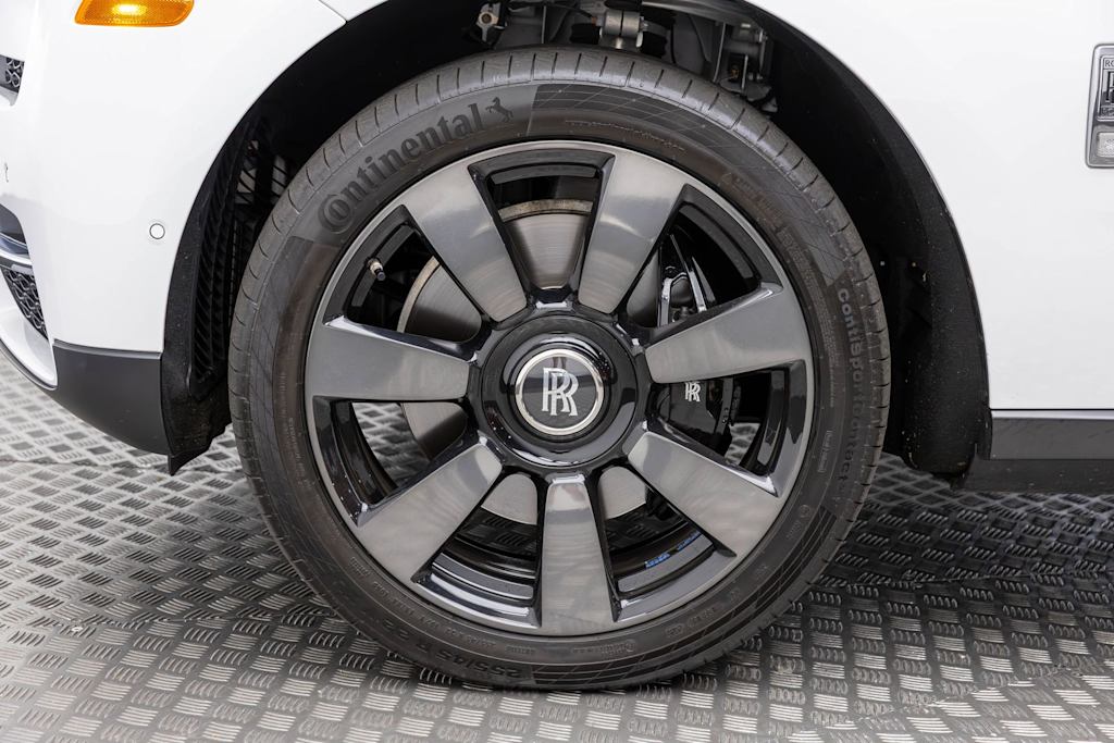 Thumbnail: 2021 Rolls-Royce Cullinan - 8
