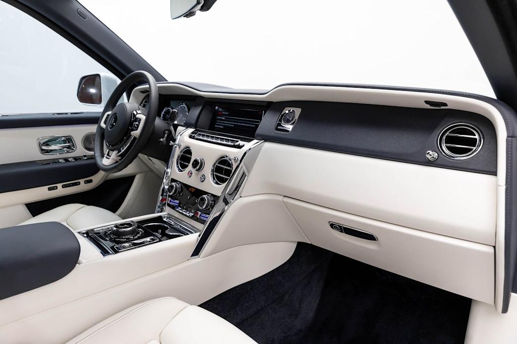 Thumbnail: 2023 Rolls-Royce Cullinan - 14
