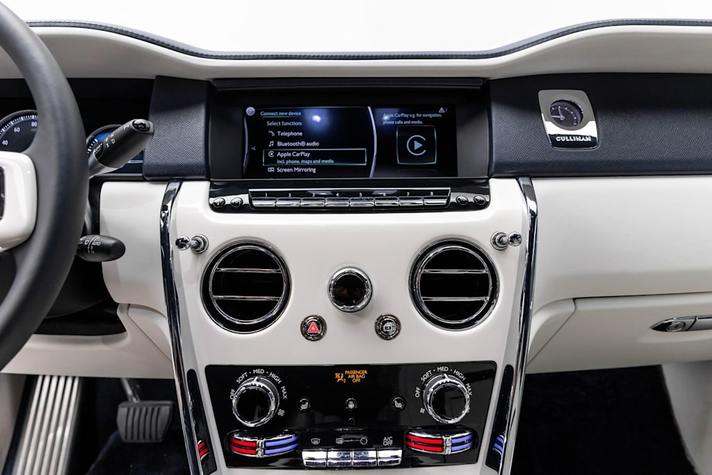 Thumbnail: 2023 Rolls-Royce Cullinan - 27