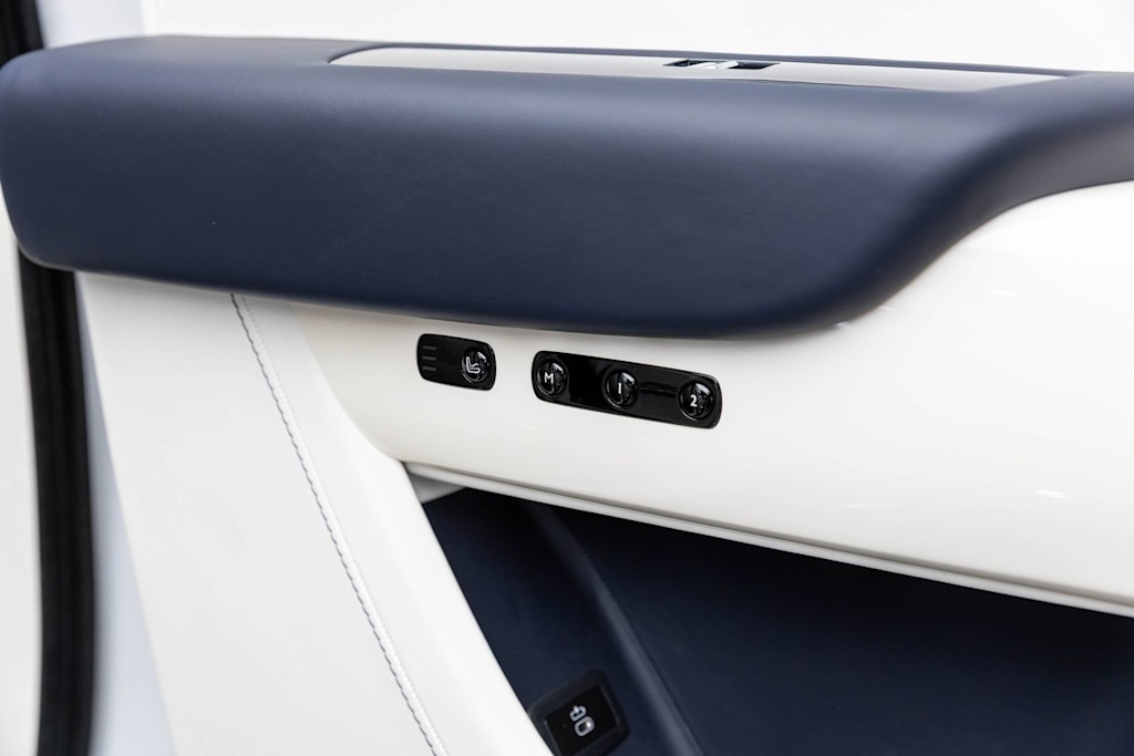 Thumbnail: 2023 Rolls-Royce Cullinan - 71