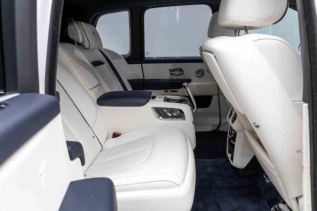Thumbnail: 2023 Rolls-Royce Cullinan - 16