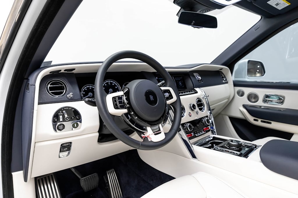 Thumbnail: 2023 Rolls-Royce Cullinan - 2