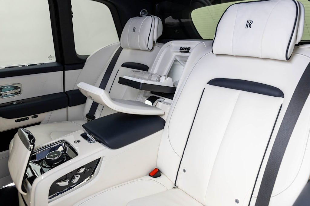 Thumbnail: 2023 Rolls-Royce Cullinan - 21