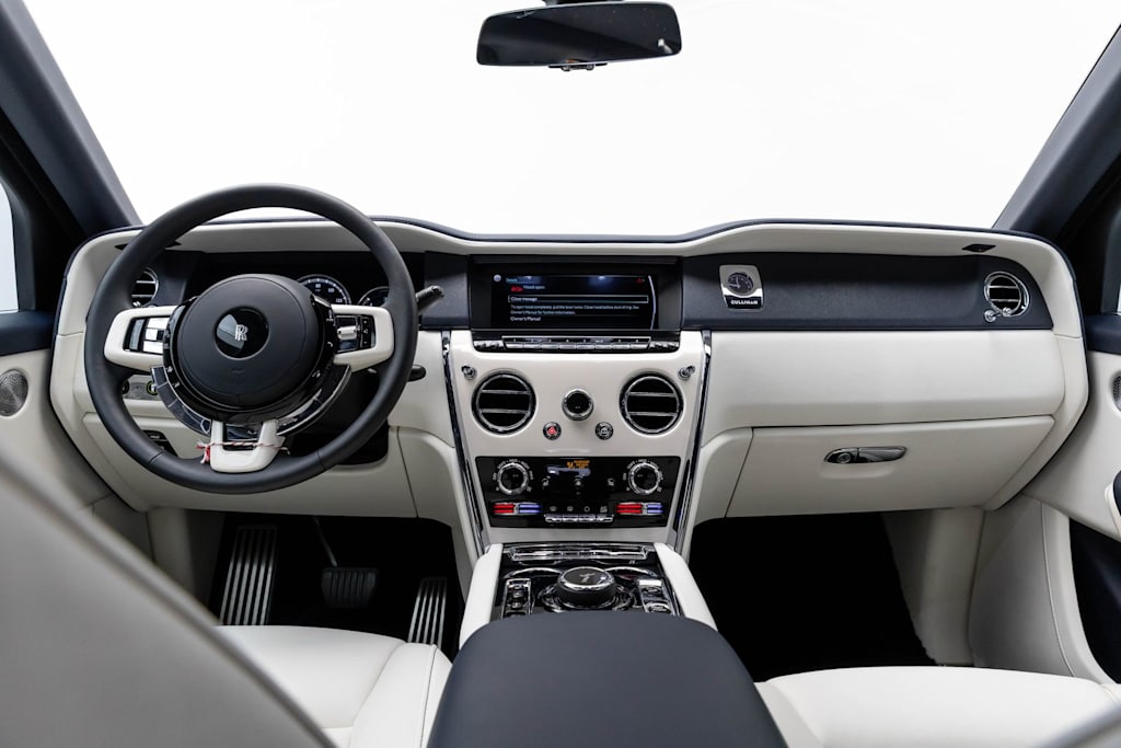 Thumbnail: 2023 Rolls-Royce Cullinan - 9