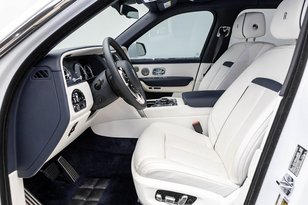 Thumbnail: 2023 Rolls-Royce Cullinan - 10