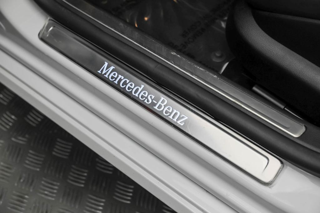 Thumbnail: 2024 Mercedes-Benz S-Class - 7