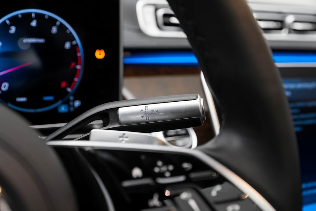 Thumbnail: 2024 Mercedes-Benz S-Class - 31