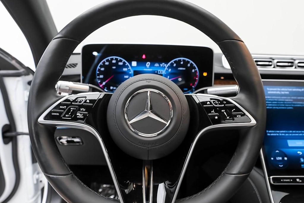 Thumbnail: 2024 Mercedes-Benz S-Class - 10