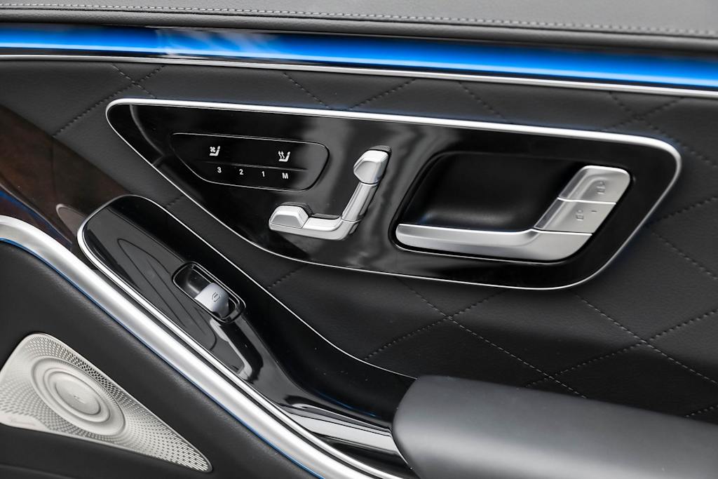 Thumbnail: 2024 Mercedes-Benz S-Class - 43