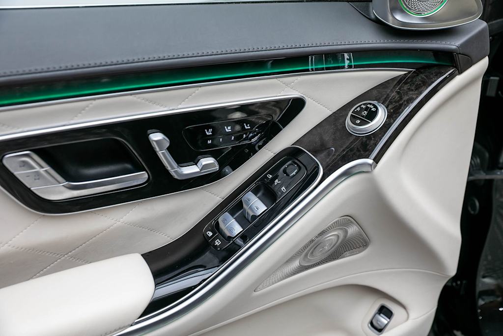 Thumbnail: 2022 Mercedes-Benz S-Class - 25