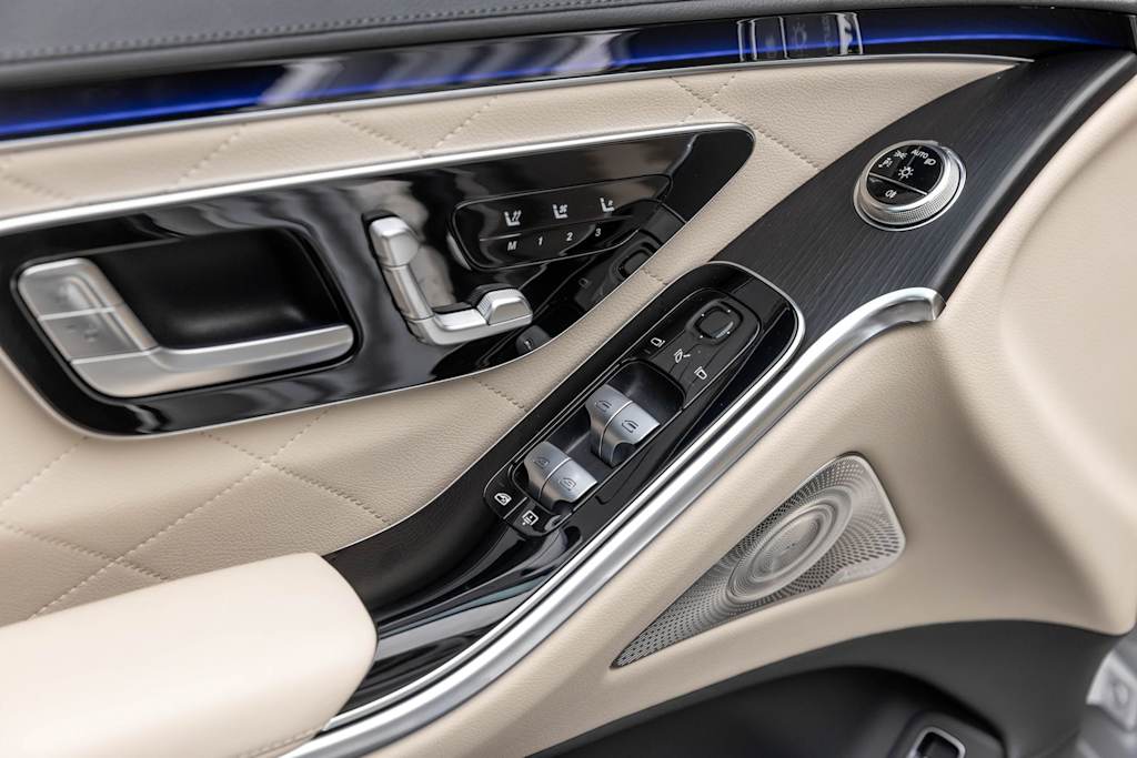 Thumbnail: 2025 Mercedes-Benz S-Class - 24