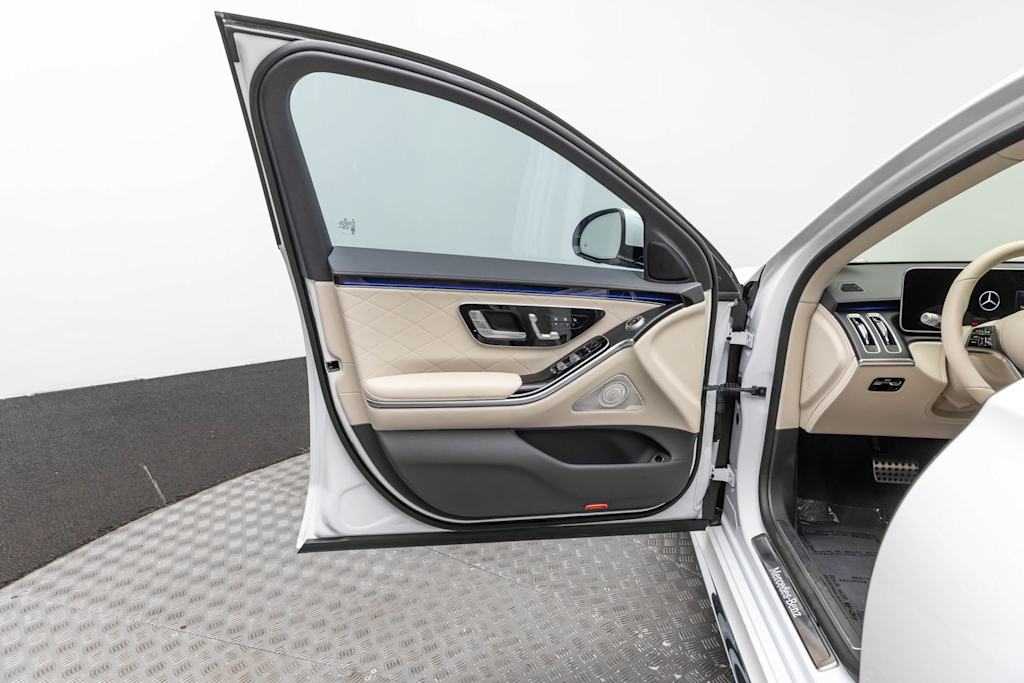 Thumbnail: 2025 Mercedes-Benz S-Class - 23