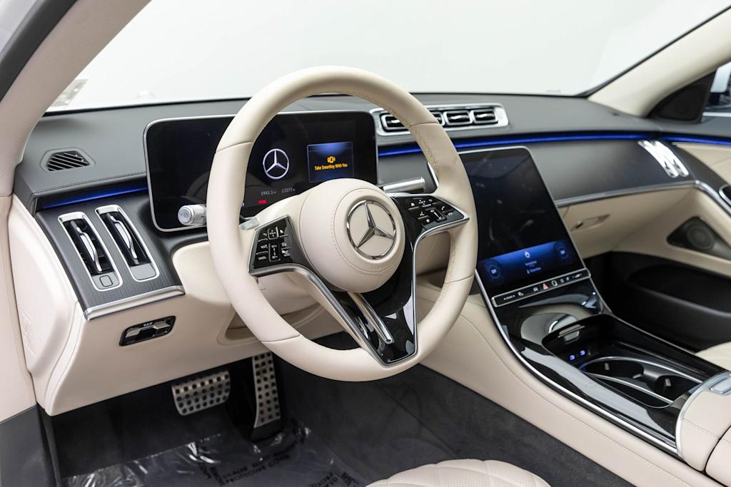 Thumbnail: 2025 Mercedes-Benz S-Class - 2