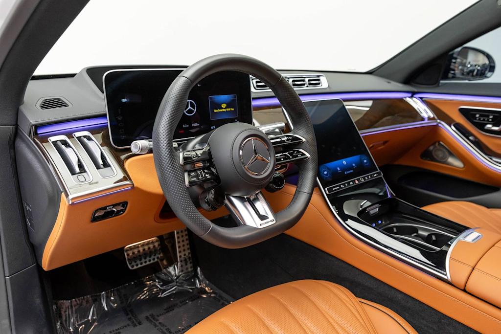 Thumbnail: 2025 Mercedes-Benz S-Class - 2