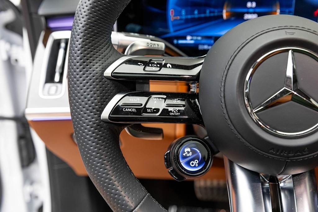 Thumbnail: 2025 Mercedes-Benz S-Class - 35