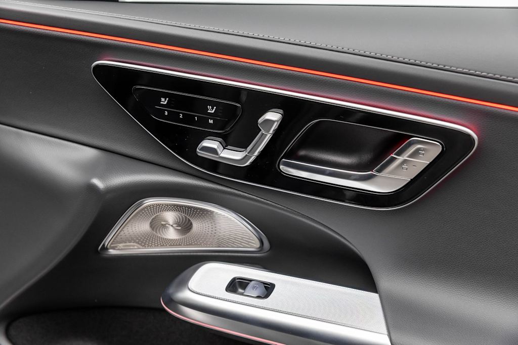 Thumbnail: 2026 Mercedes-Benz E-Class - 43