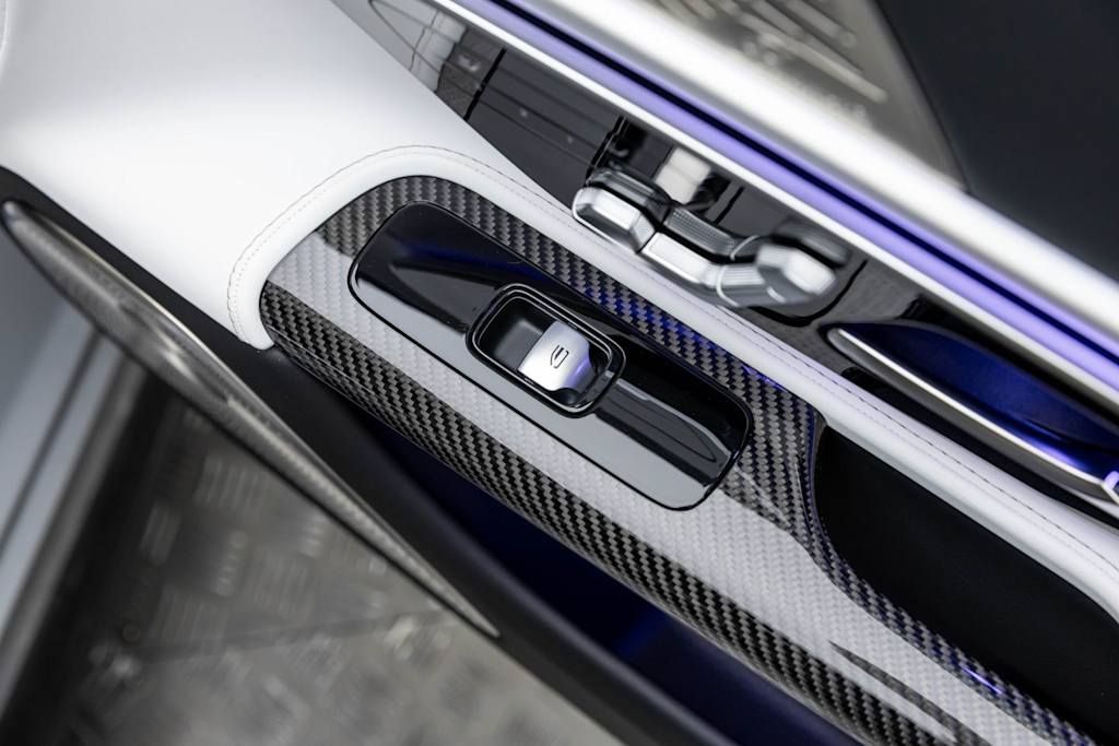 Thumbnail: 2025 Mercedes-Benz AMG GT - 40