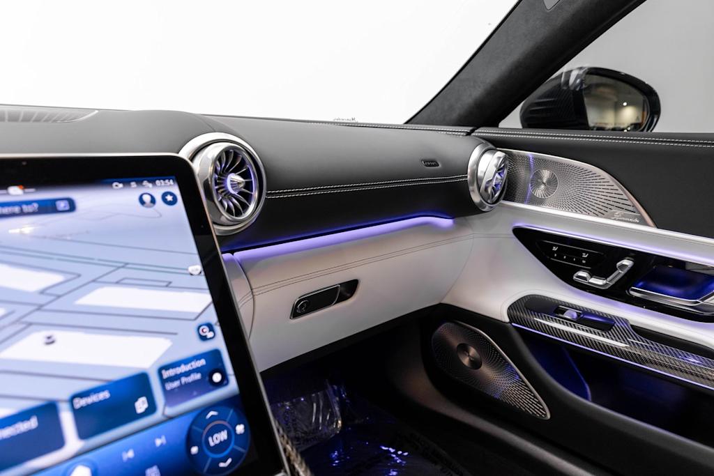 Thumbnail: 2025 Mercedes-Benz AMG GT - 12