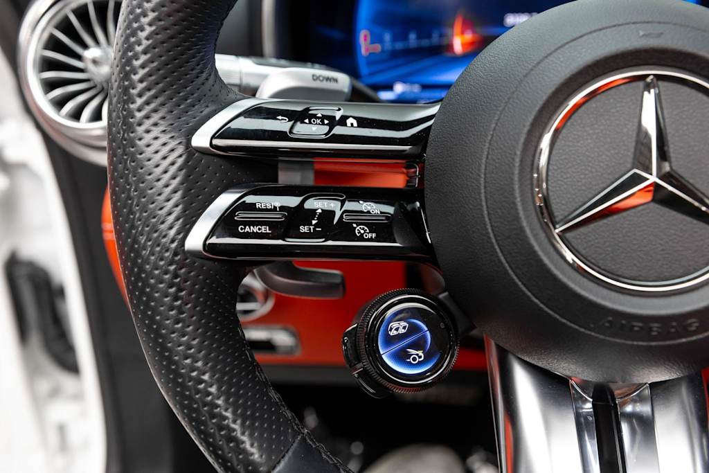 Thumbnail: 2022 Mercedes-Benz SL-Class - 32