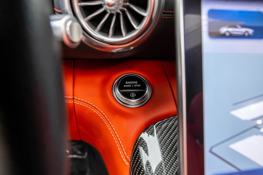 Thumbnail: 2022 Mercedes-Benz SL-Class - 35