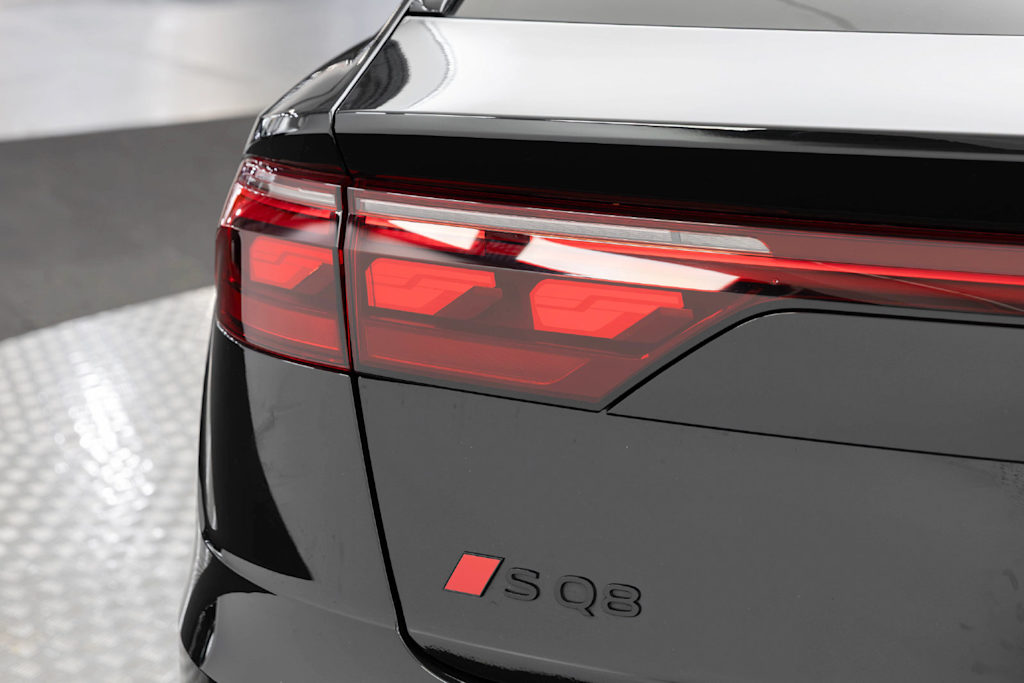 Thumbnail: 2024 Audi SQ8 - 64
