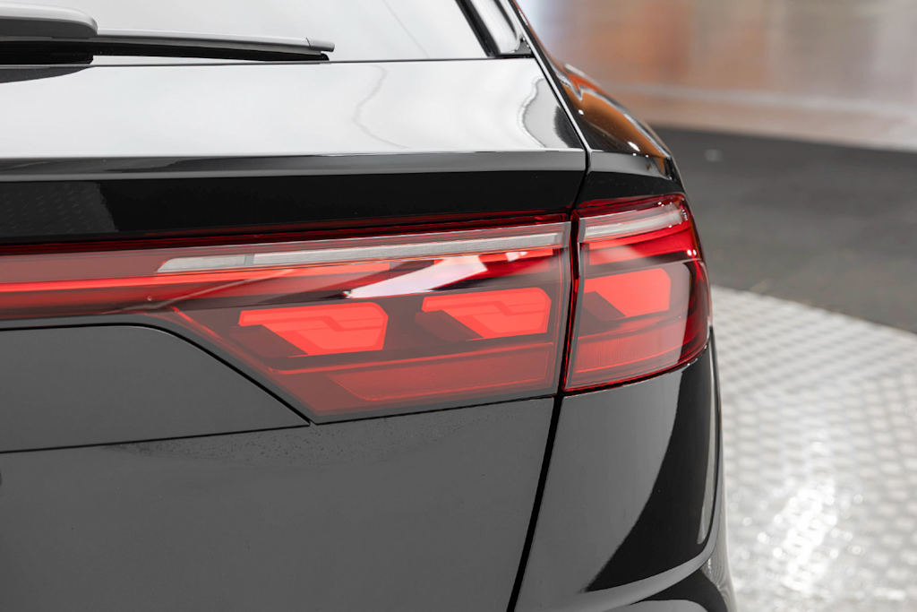 Thumbnail: 2024 Audi SQ8 - 63