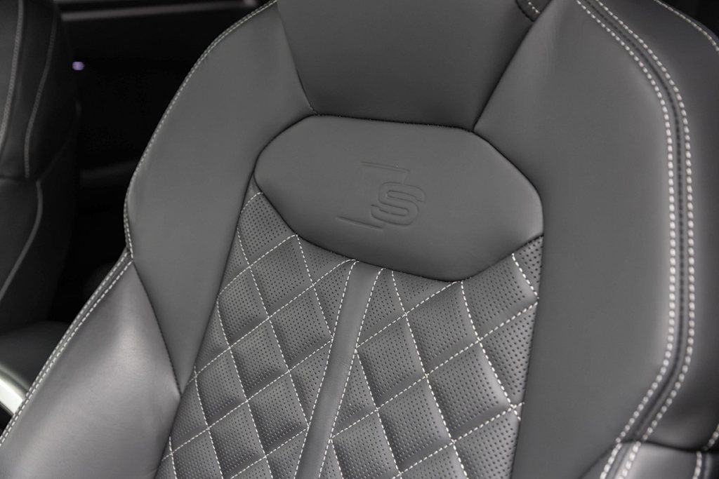Thumbnail: 2024 Audi SQ8 - 32