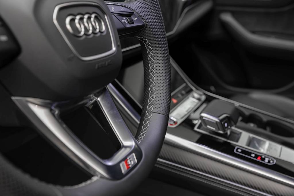 Thumbnail: 2024 Audi SQ8 - 31