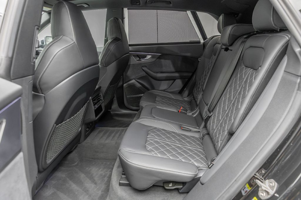 Thumbnail: 2024 Audi SQ8 - 21