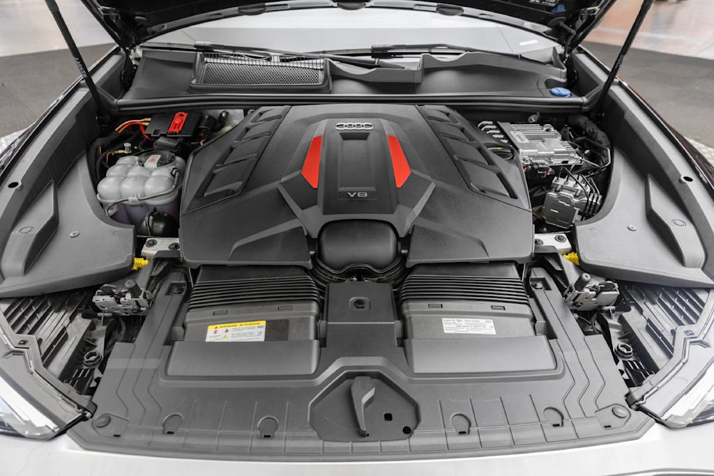 Thumbnail: 2024 Audi SQ8 - 8