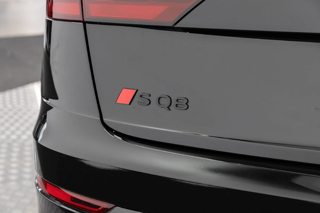 Thumbnail: 2024 Audi SQ8 - 6
